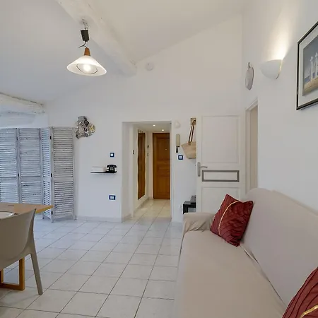 Pied-a-terre Saint Michel * Ментона