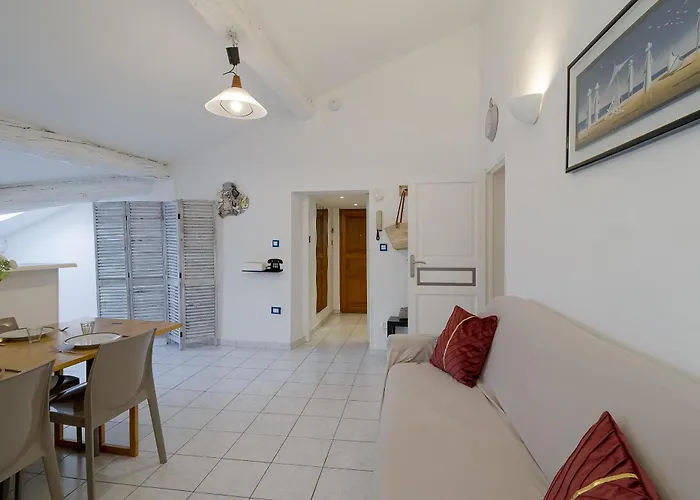 Pied-a-terre Saint Michel * Menton